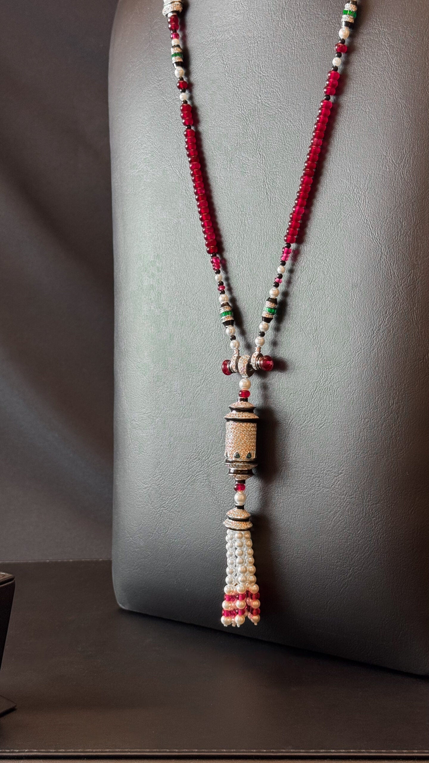 ALSUYOH | PEARLS & RED & BLACK