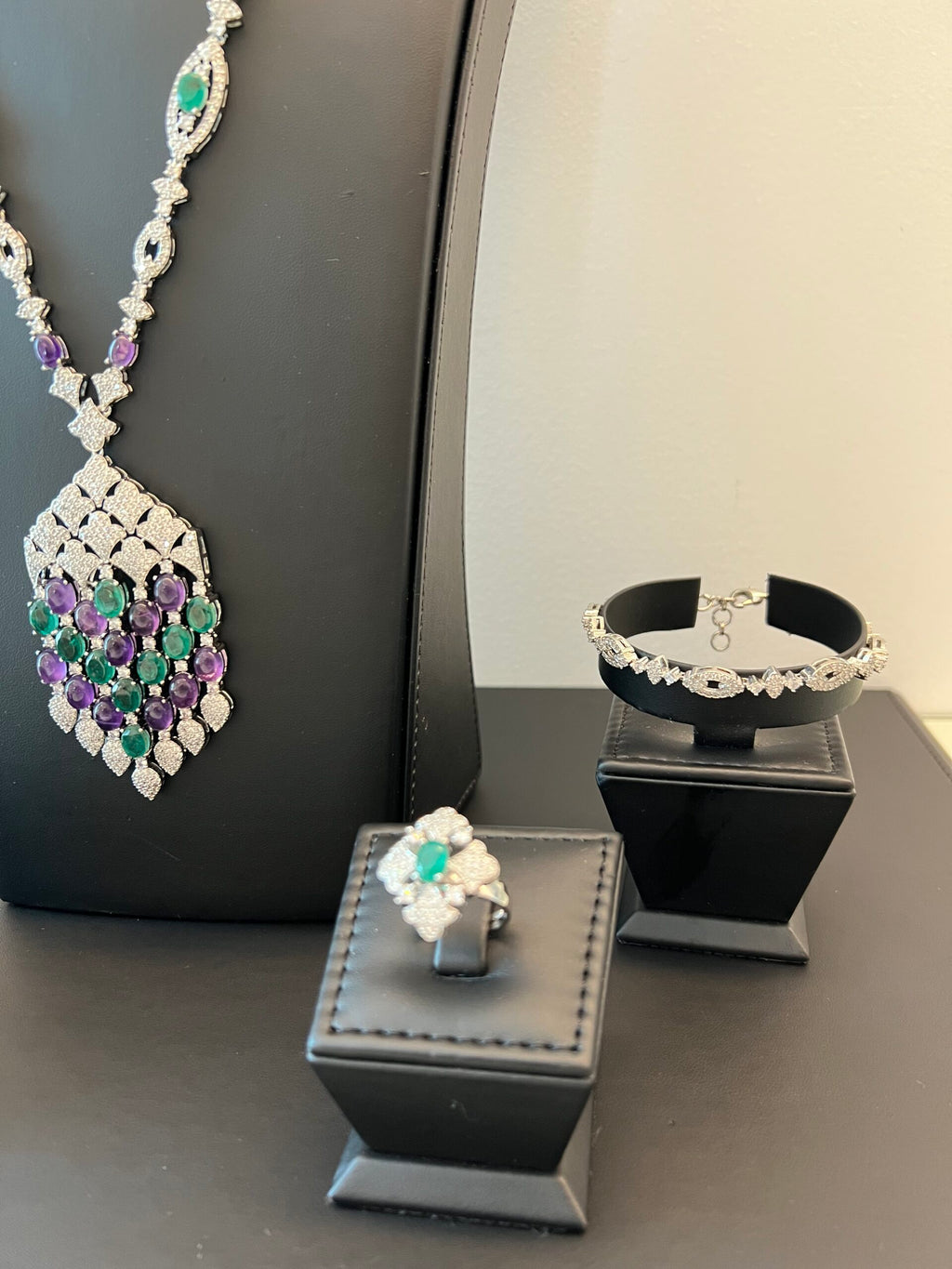 LATIFA | PURPLE & GREEN