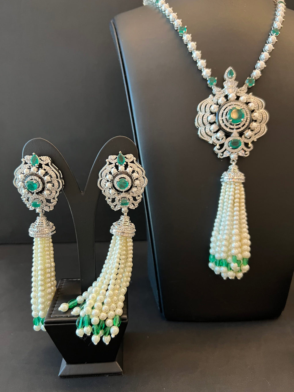 ZAHRA | PEARLS & GREEN