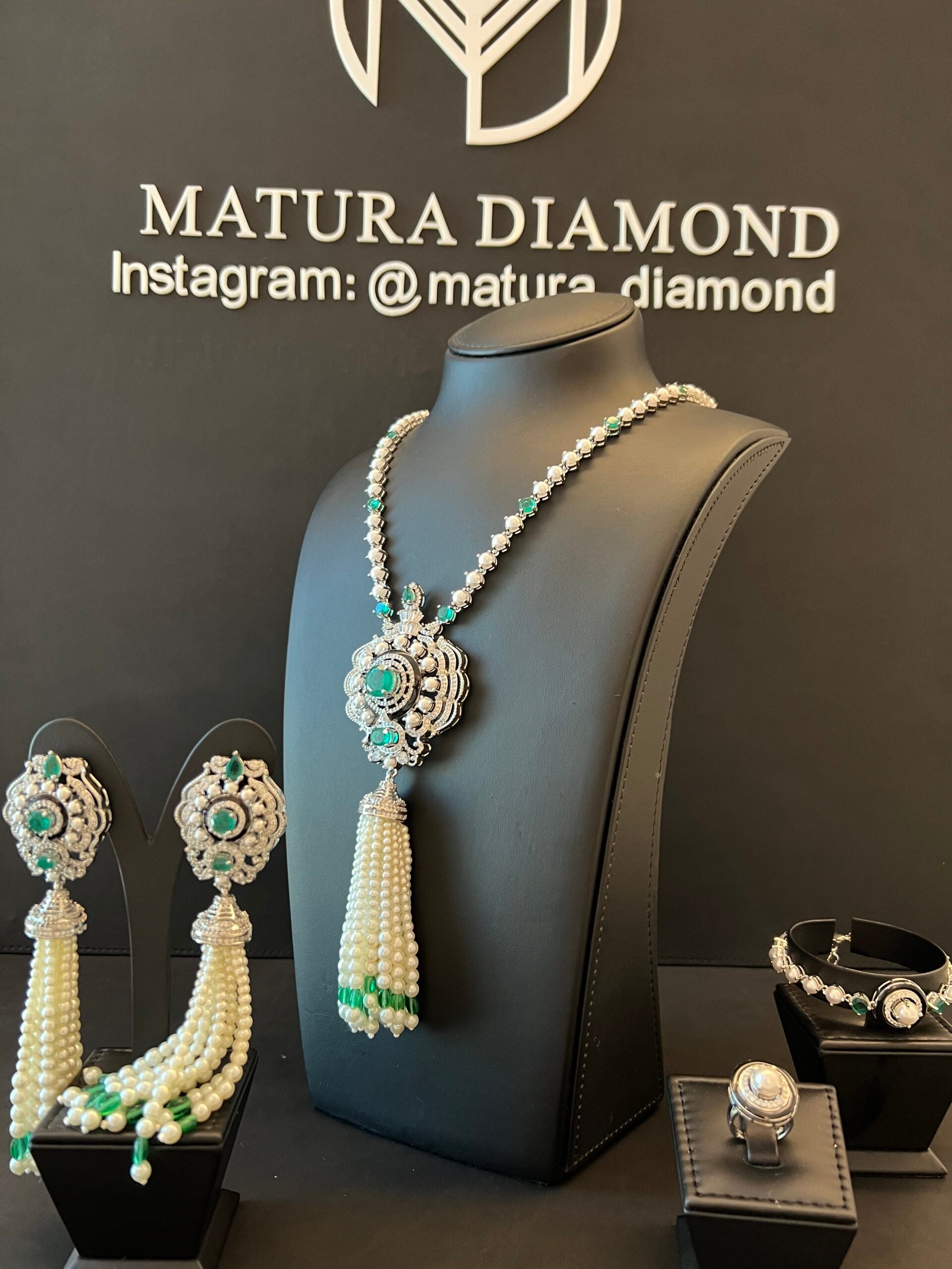 ZAHRA | PEARLS & GREEN