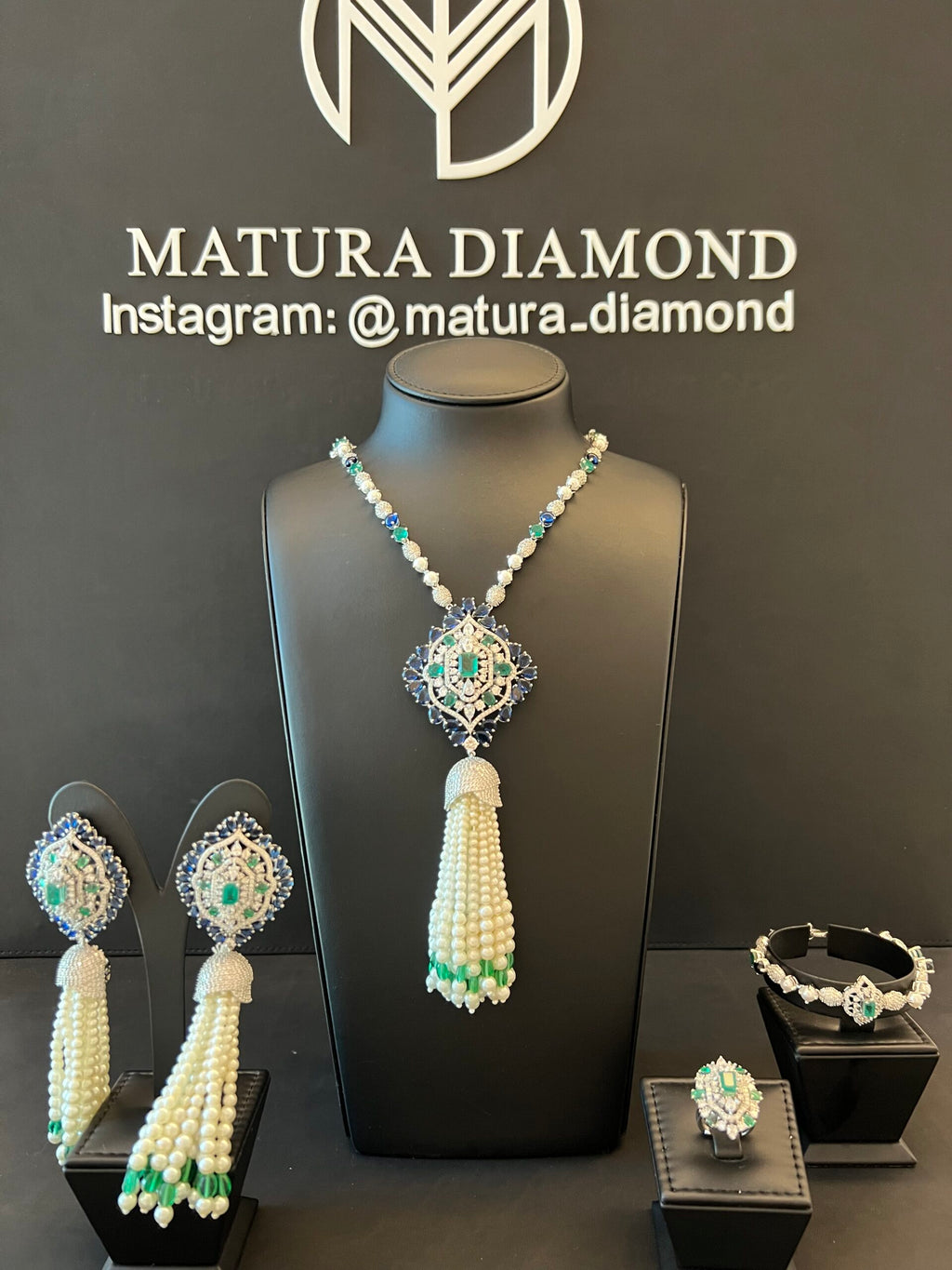 SALWA | PEARLS & BLUE