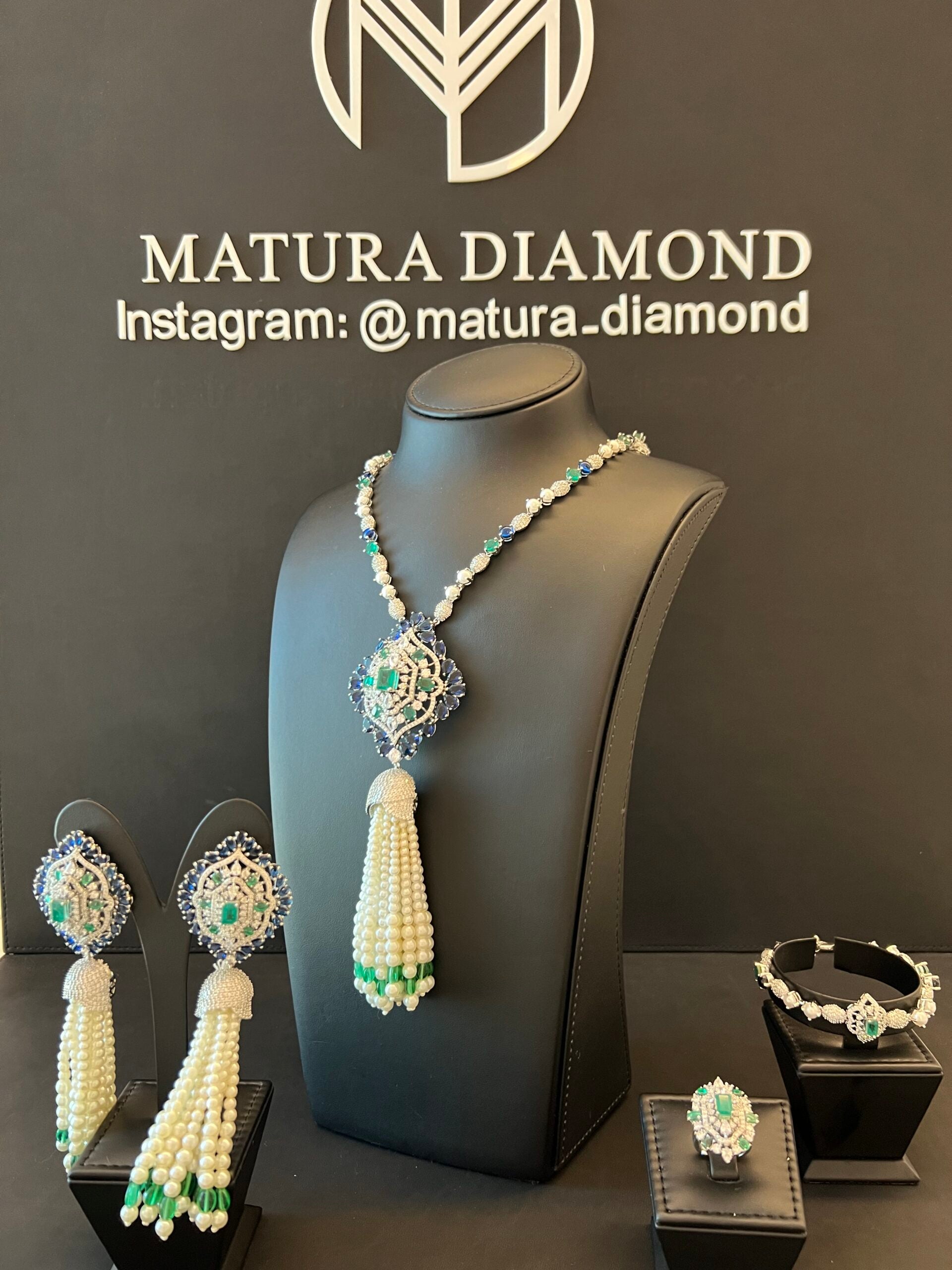 SALWA | PEARLS & BLUE