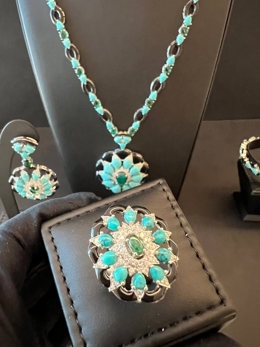 SHOJOON | TURQUOISE & BLACK