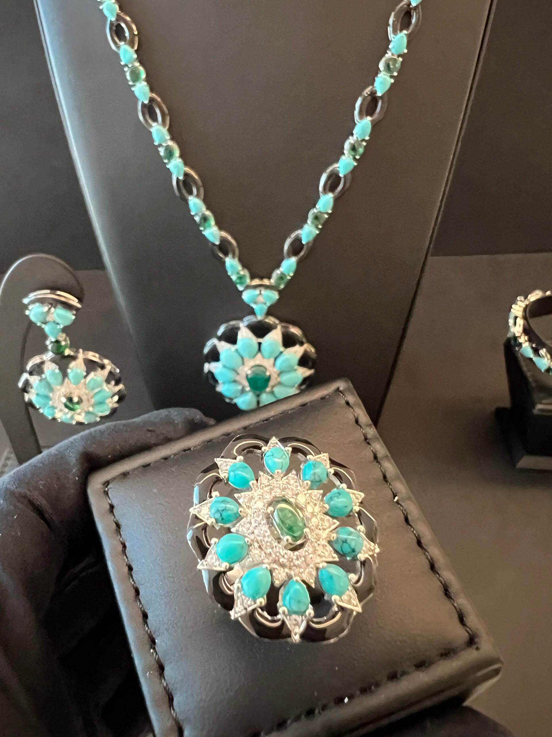 SHOJOON | TURQUOISE & BLACK
