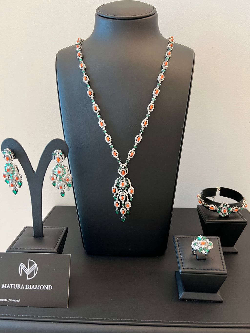 SARA | ORANGE & GREEN