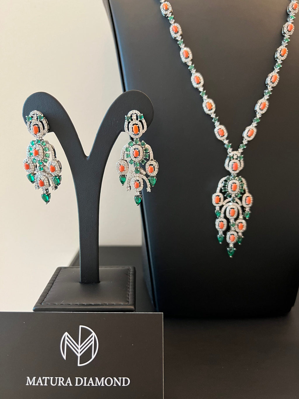 SARA | ORANGE & GREEN