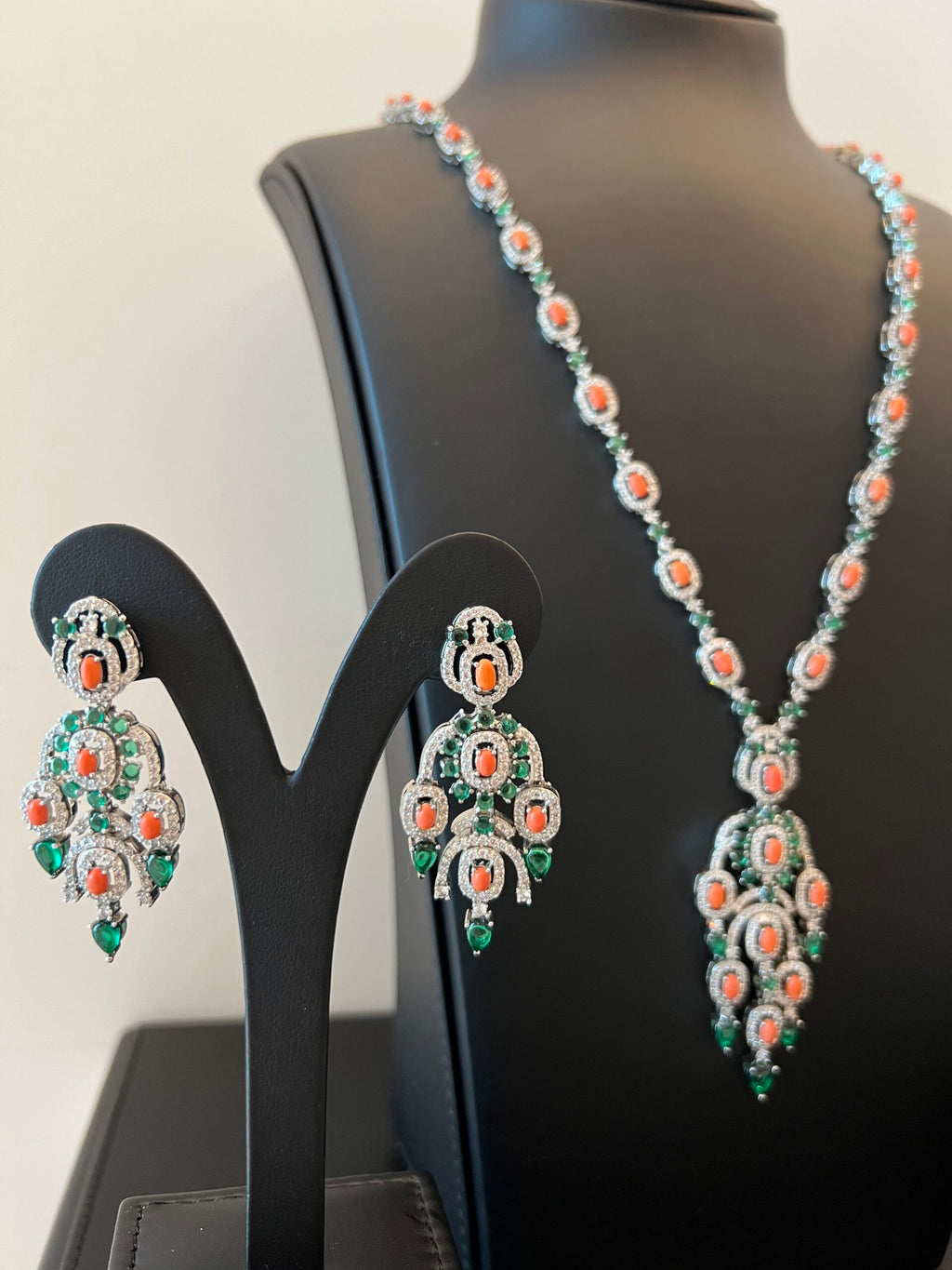 SARA | ORANGE & GREEN