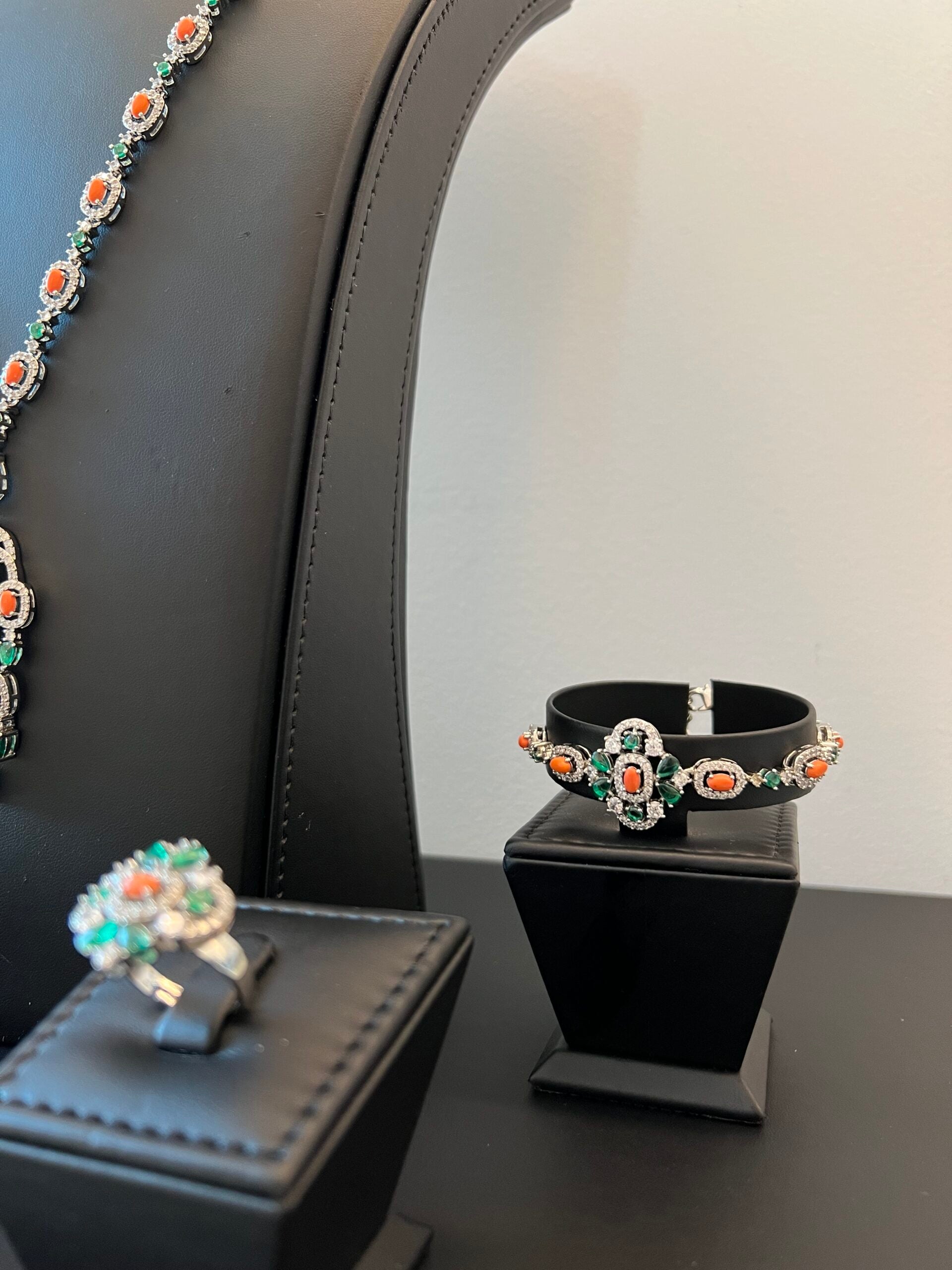 SARA | ORANGE & GREEN