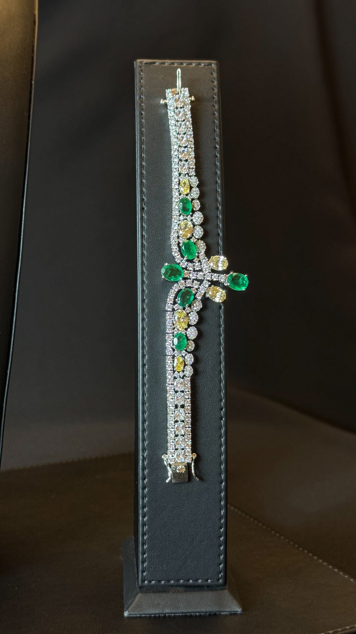 ALBATEEN | GREEN & YELLOW