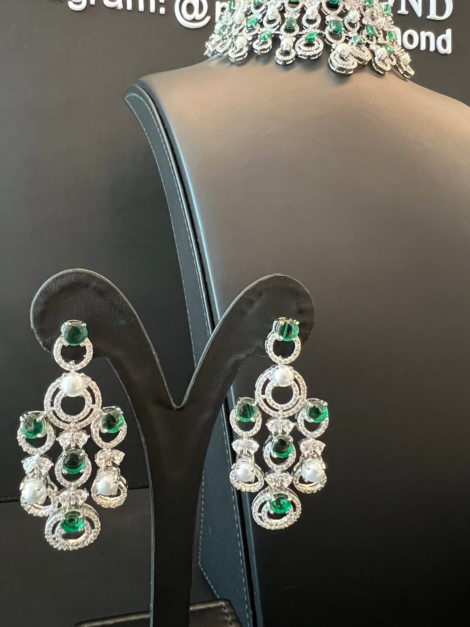 CHOKER SHAHENAH | PEARLS & GREEN