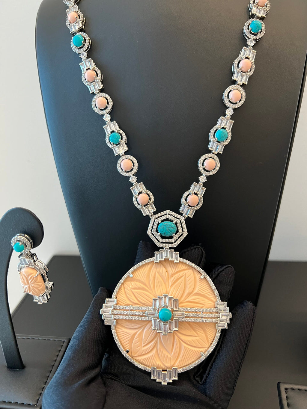 ZAKHRAF | PINK & TURQUOISE