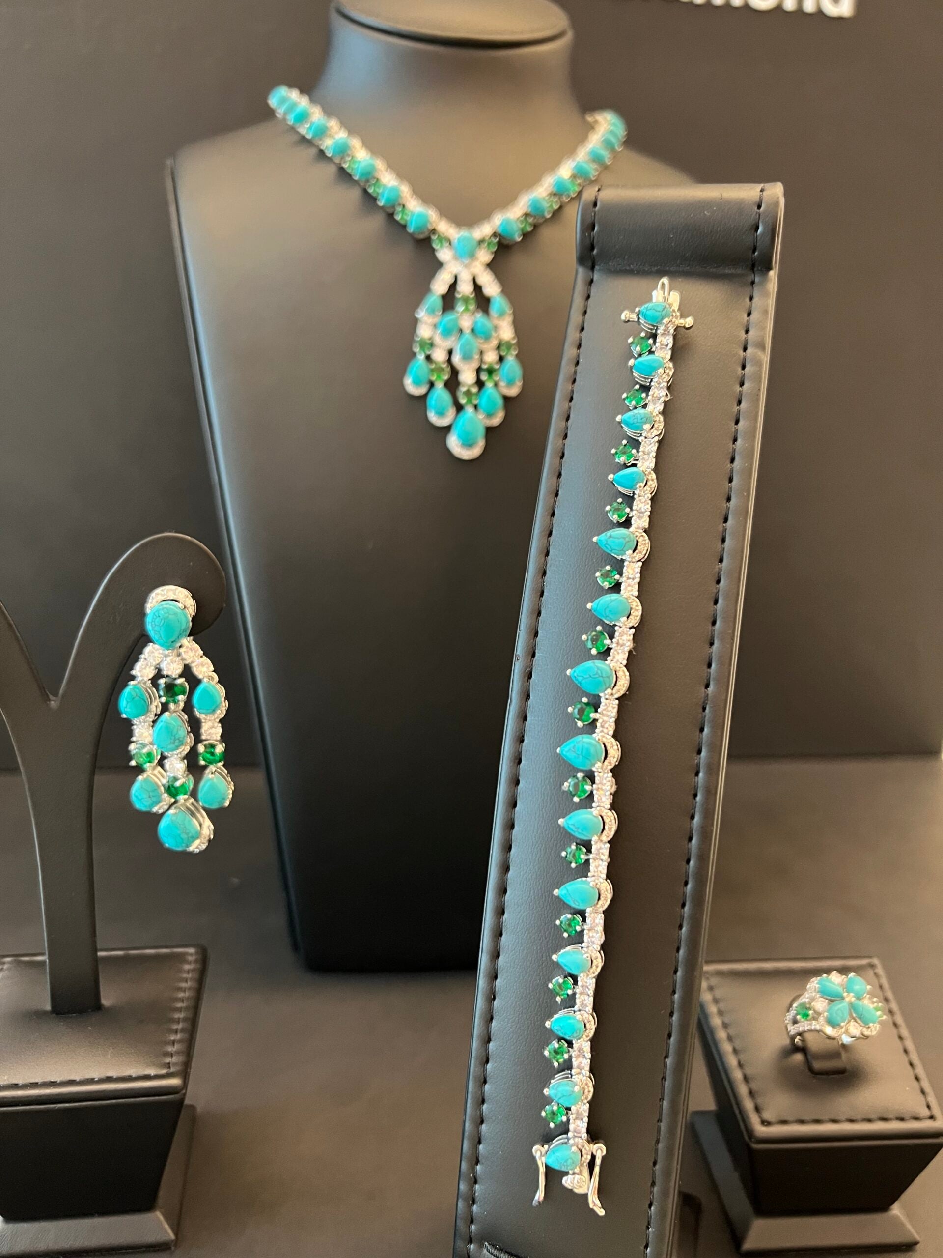 MATHAYEL | TURQUOISE & GREEN