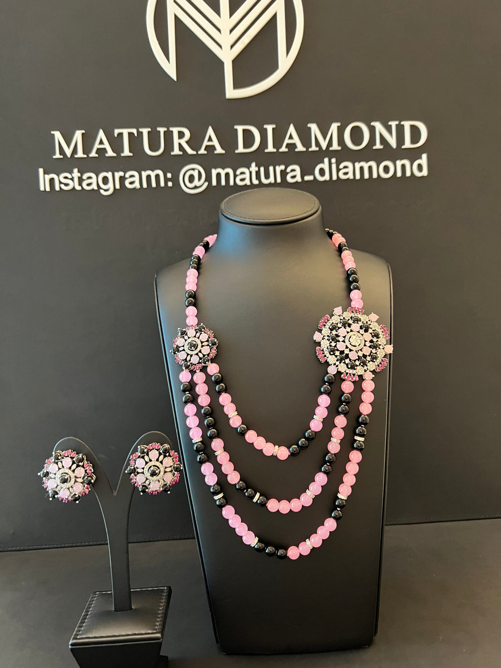 JUMEIRAH | PINK & BLACK