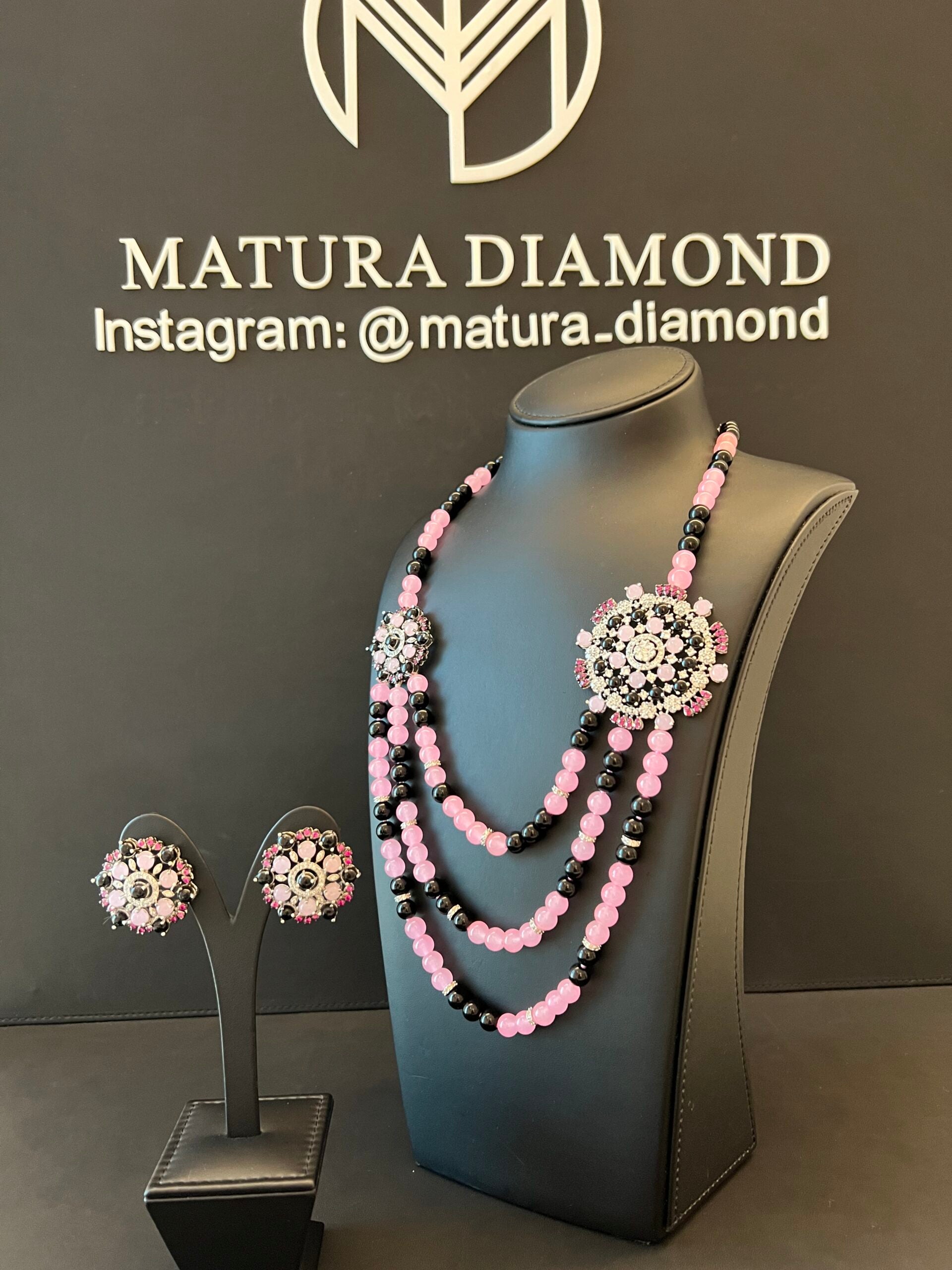 JUMEIRAH | PINK & BLACK