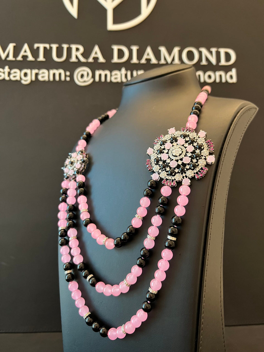 JUMEIRAH | PINK & BLACK