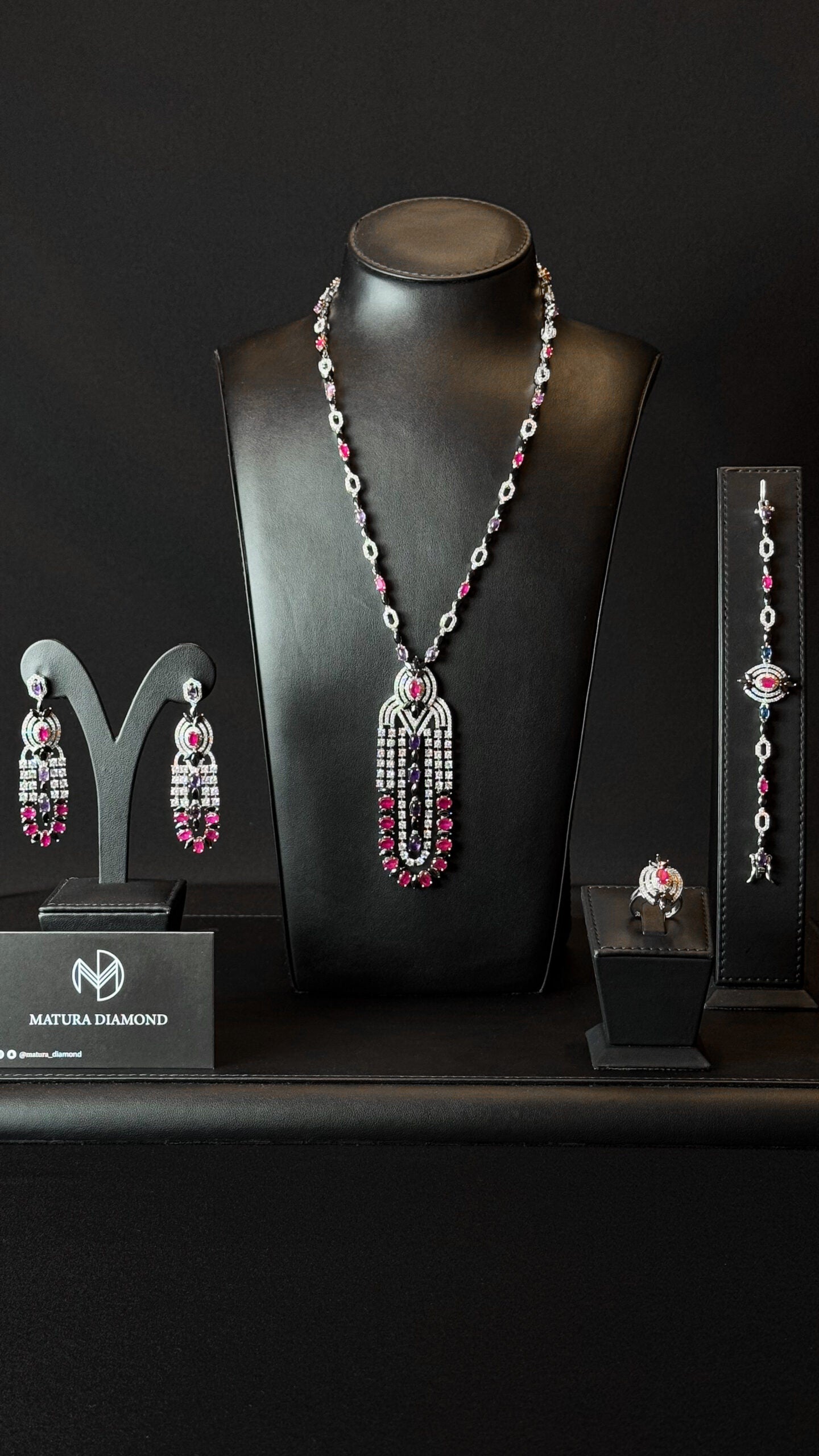 ALBARAHA | PINK & PURPLE & BLACK