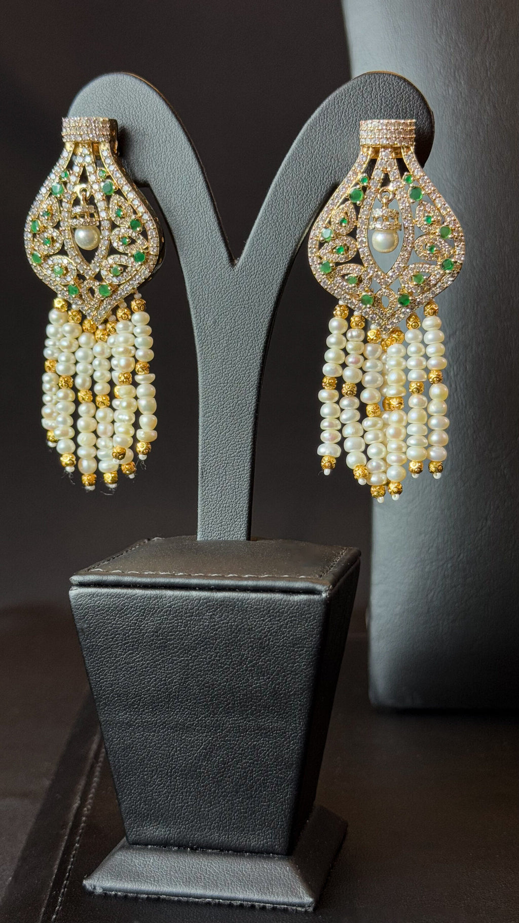 MZON | PEARLS & GREEN