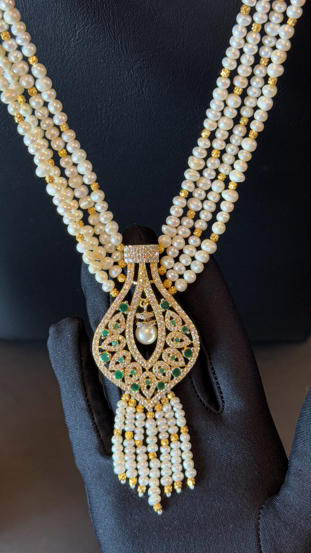 MZON | PEARLS & GREEN