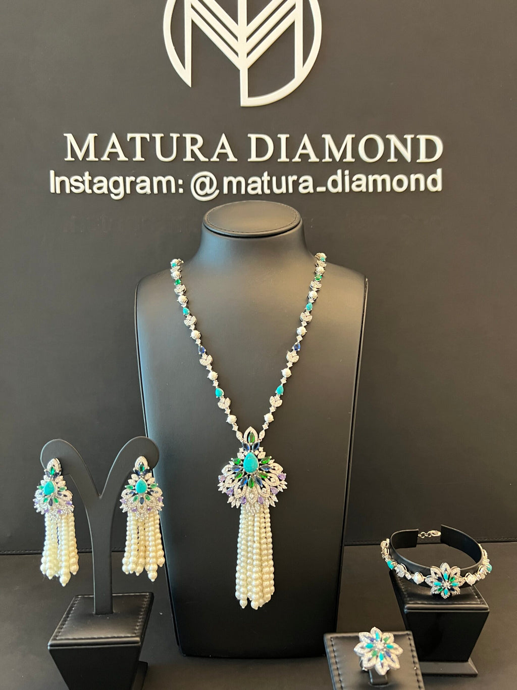 ALHOSN | PEARLS & TURQUOISE & PURPLE