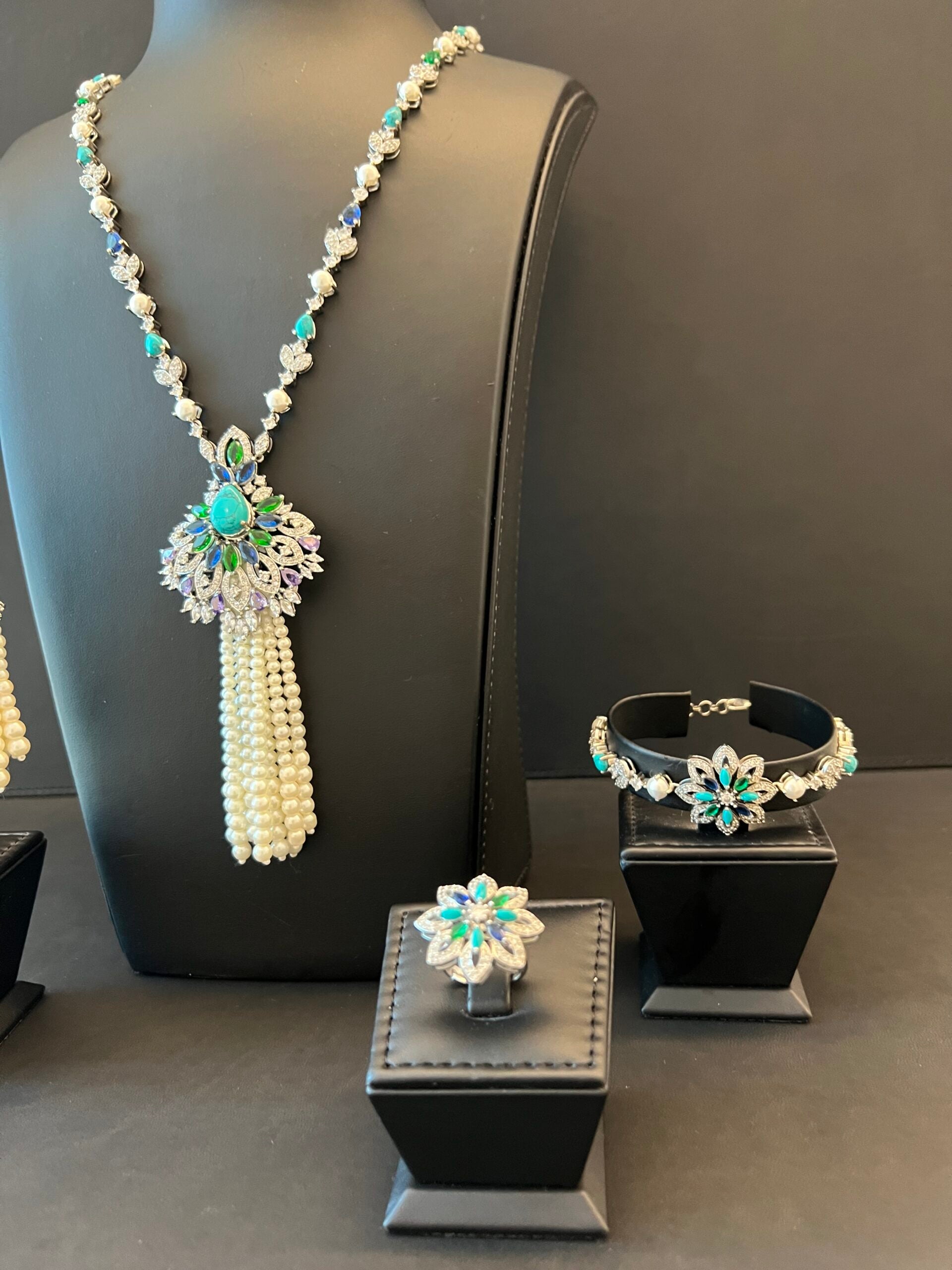 ALHOSN | PEARLS & TURQUOISE & PURPLE