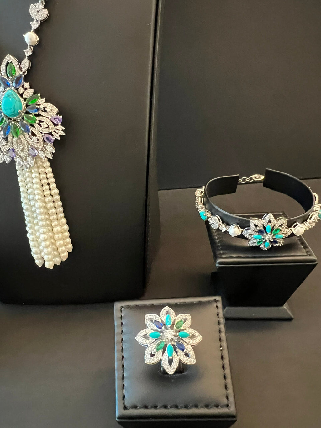 ALHOSN | PEARLS & TURQUOISE & PURPLE