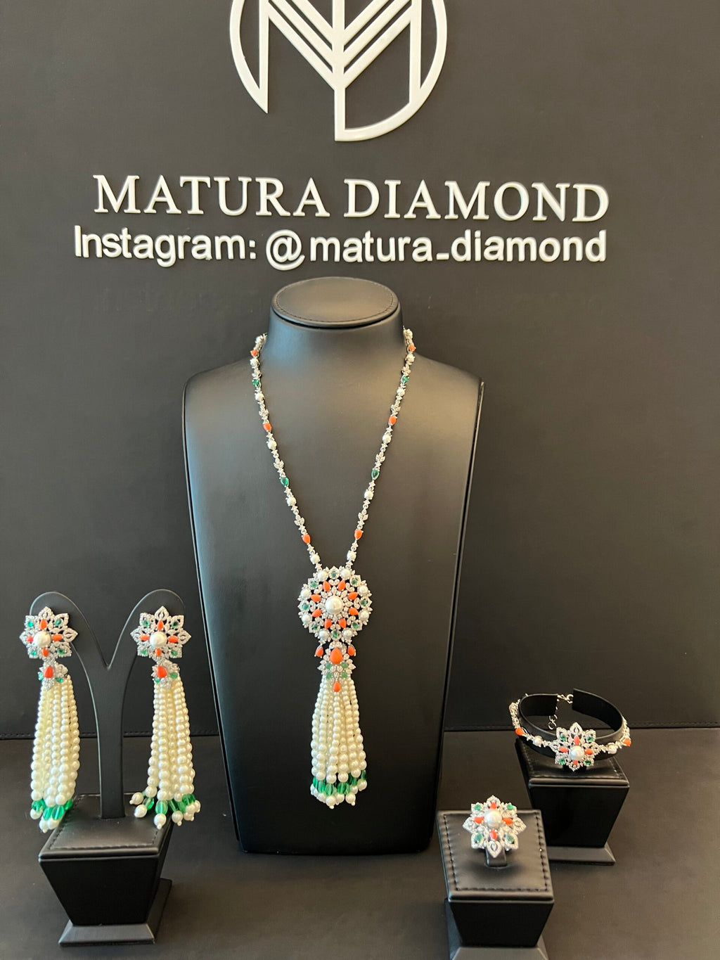 SABAH | PEARLS & ORANGE & GREEN