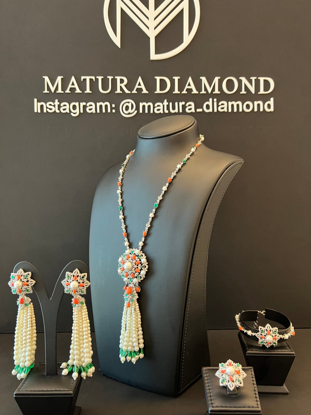 SABAH | PEARLS & ORANGE & GREEN