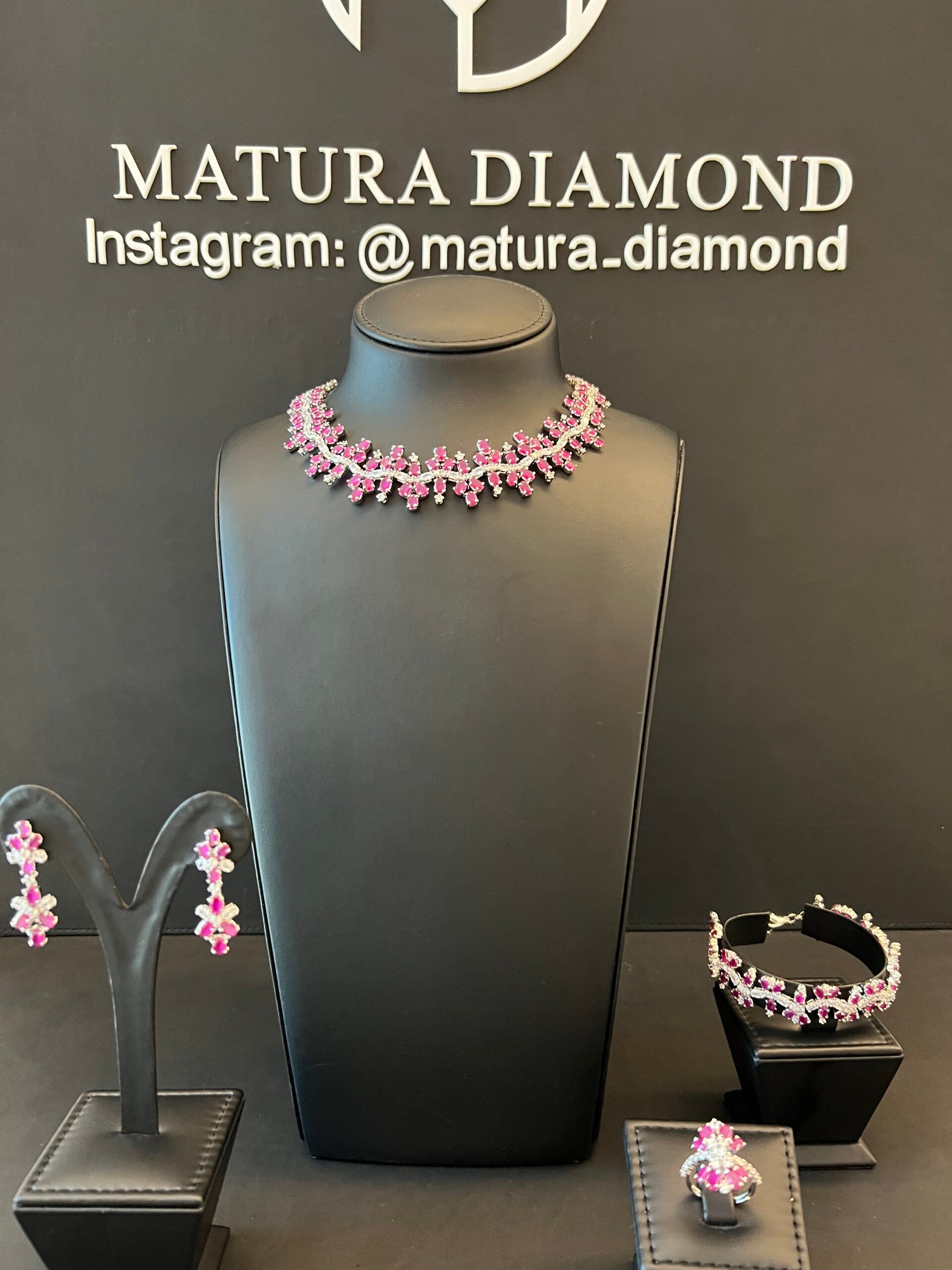 NAJWA | RED & BURGUNDY