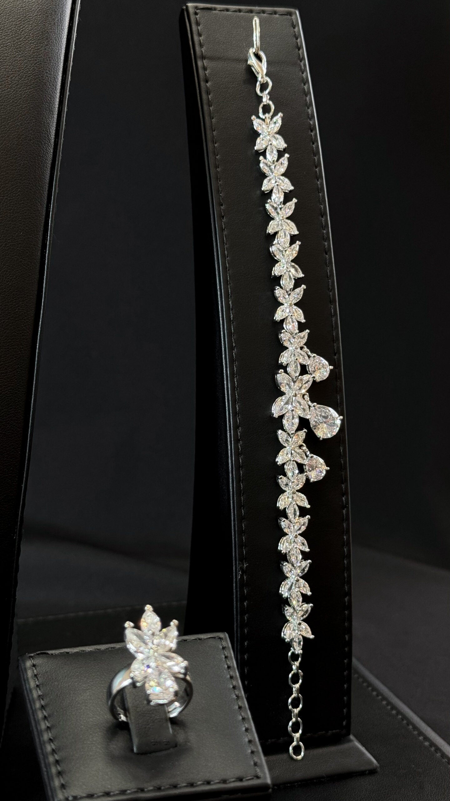 CHOKER ALBARSHA | WHITE