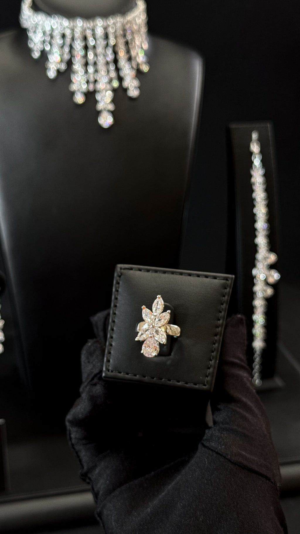 CHOKER ALBARSHA | WHITE